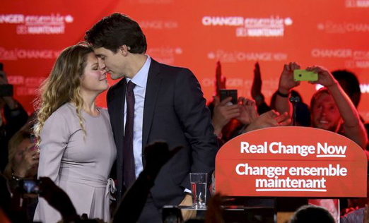 Justin Trudeau shares a moment with this wife Sophie Gregoire on election night 2015